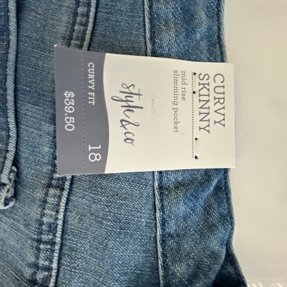Style&Co Curvy Girlfriend Jeans - Picture 2 of 8